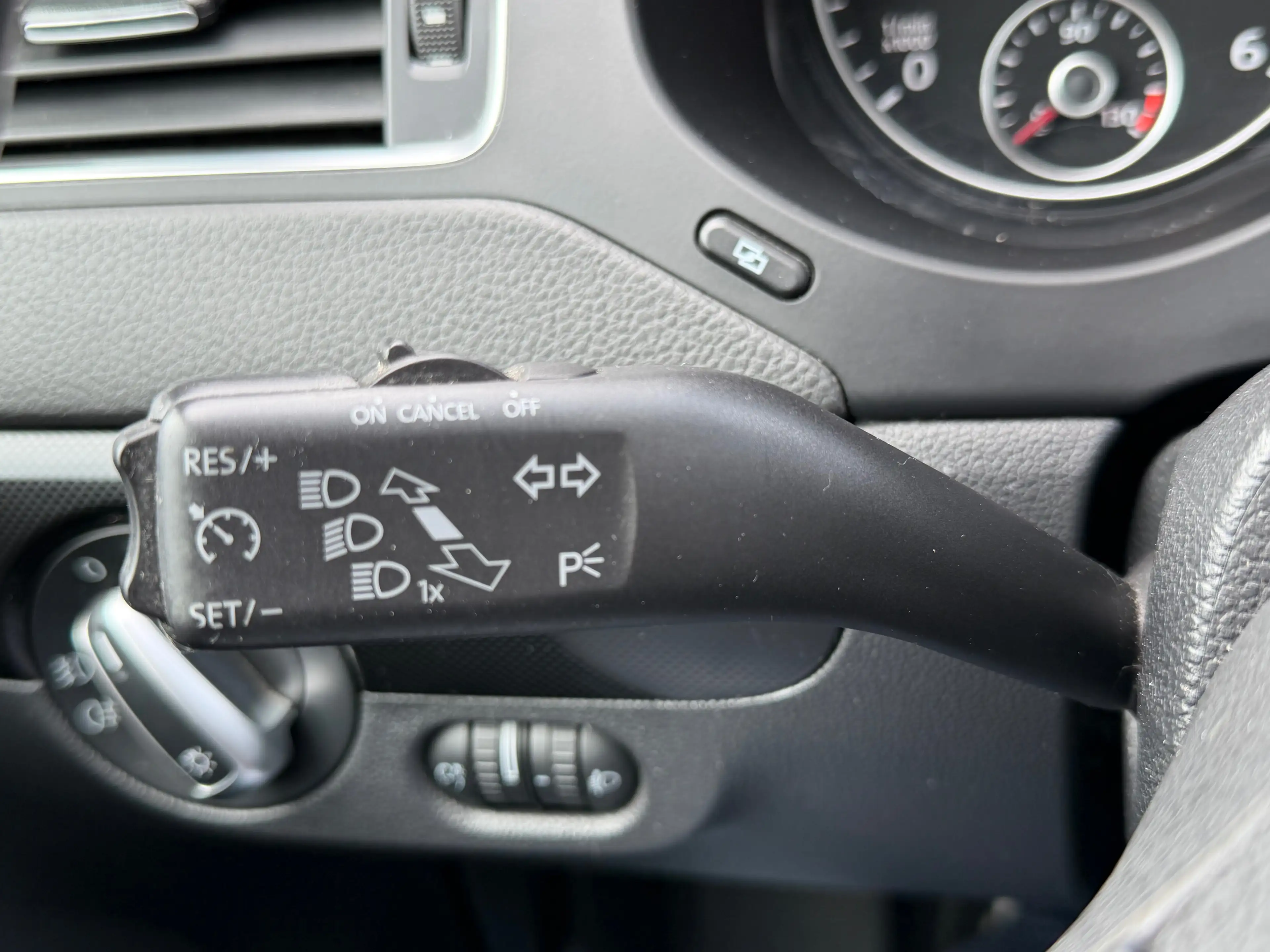 Volkswagen Jetta 1.6 CR TDi 105 Cv Comfortline — photo 9