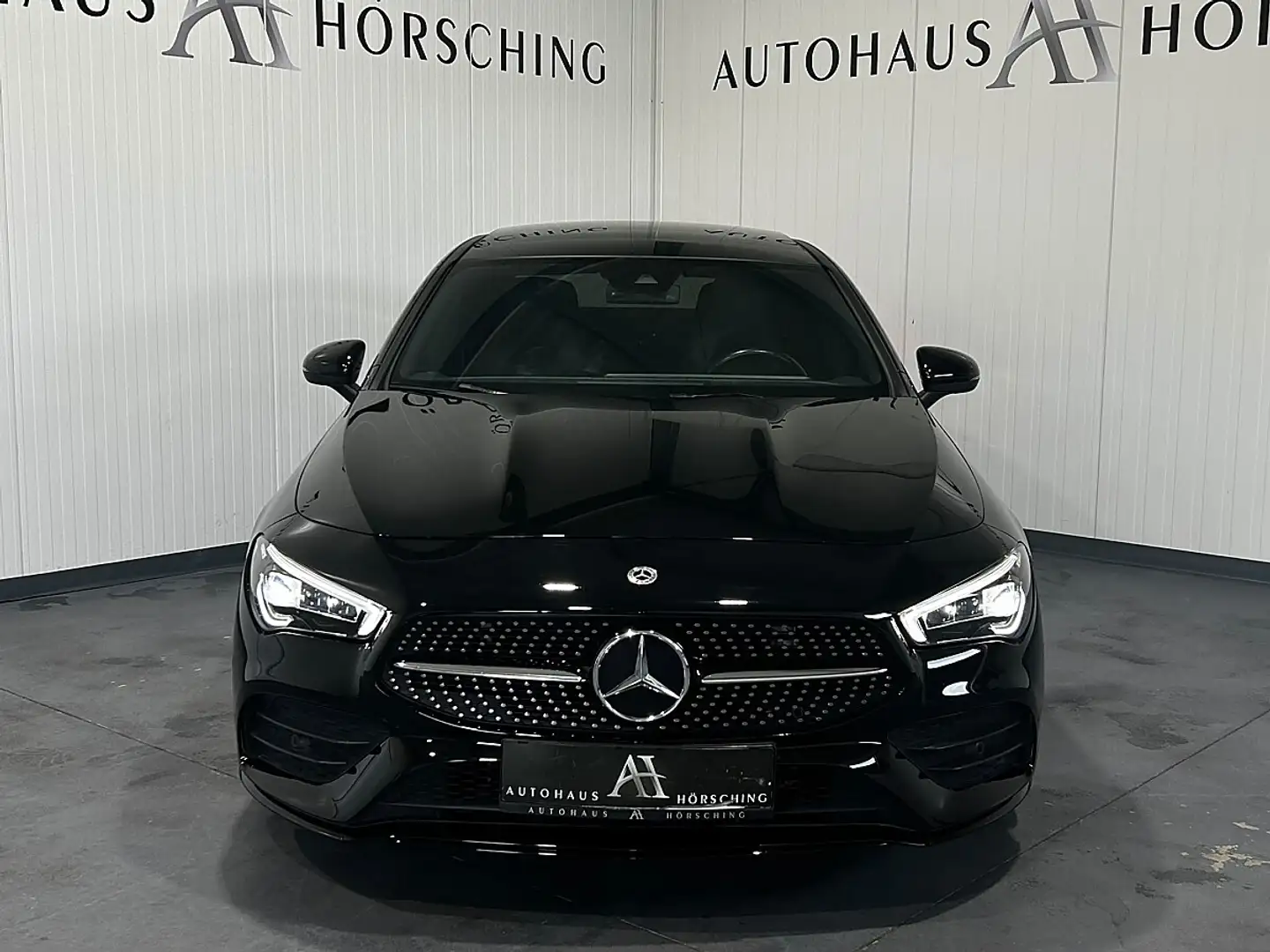 Mercedes-Benz CLA 180 Aut.//AMG-PAKET//PANO//AMBIENTE//MEMORY//SITZHE... Schwarz - 2