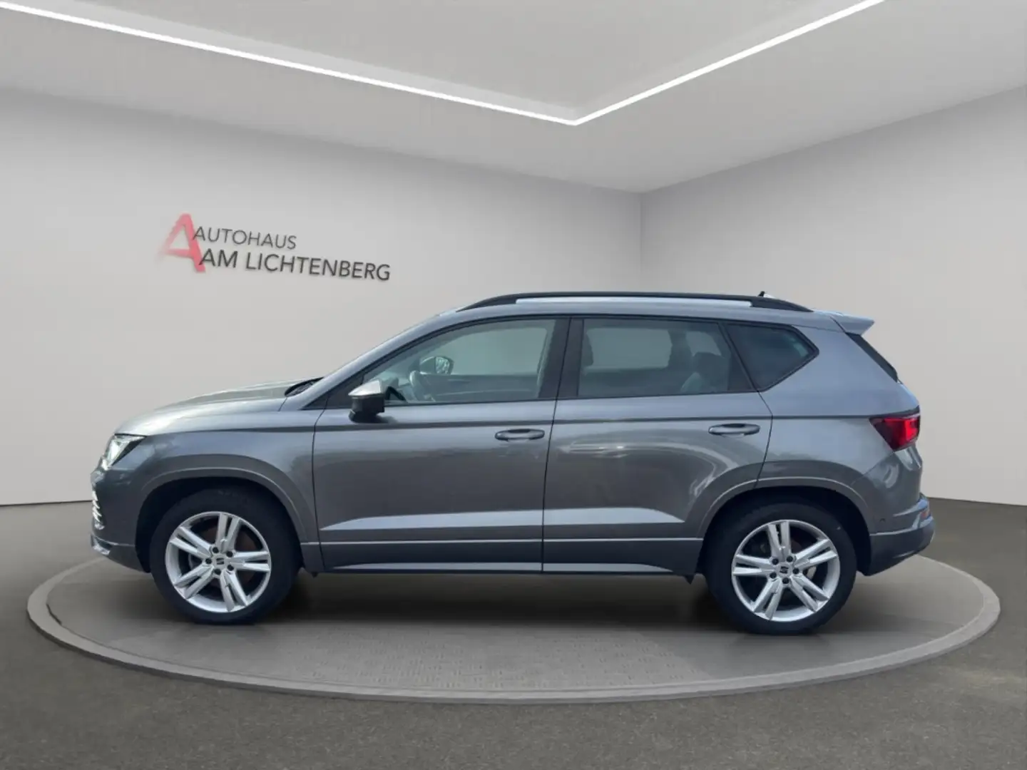 SEAT Ateca FR 2.0 TDI 6-Gang LED+NAVI+PDC+KAMERA+KEYLESS+SITZ Grau - 2