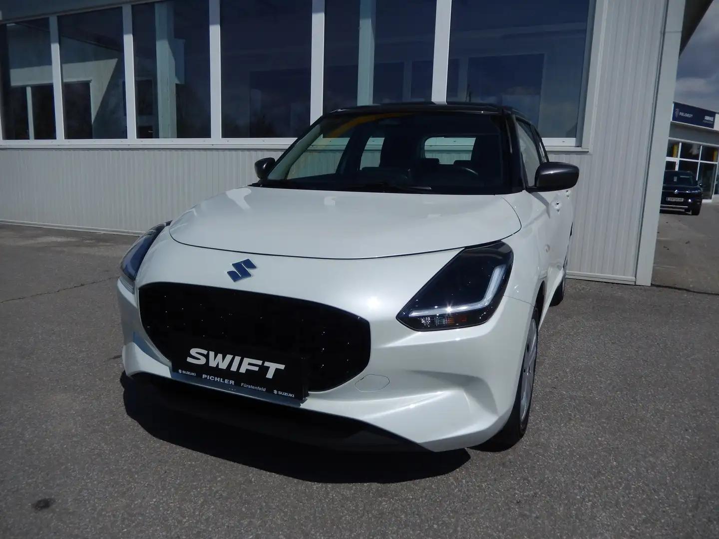 Suzuki Swift 1,2 Hybrid DualJet Clear Weiß - 1