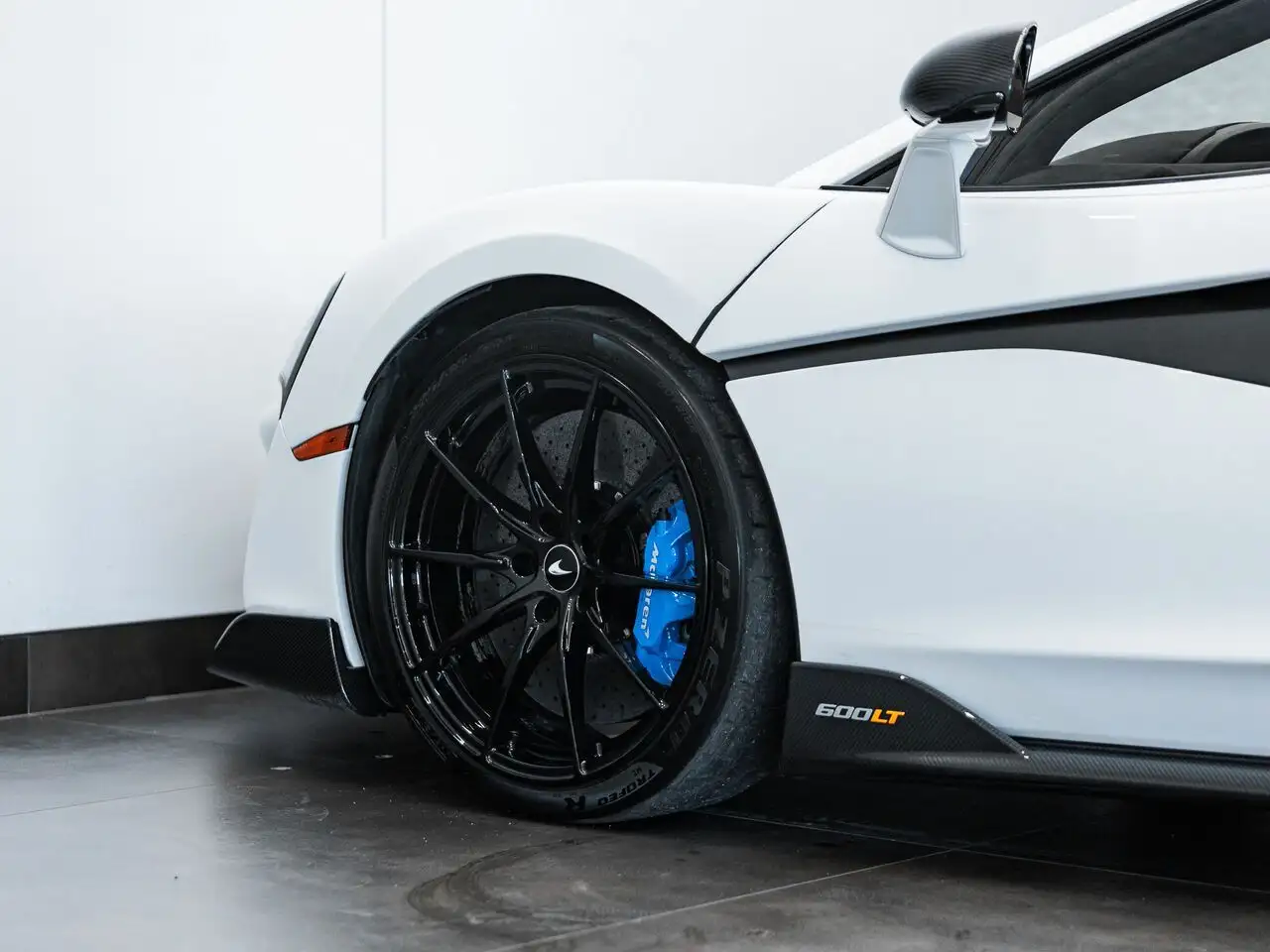 McLaren 600LT снимка McLaren 600LT