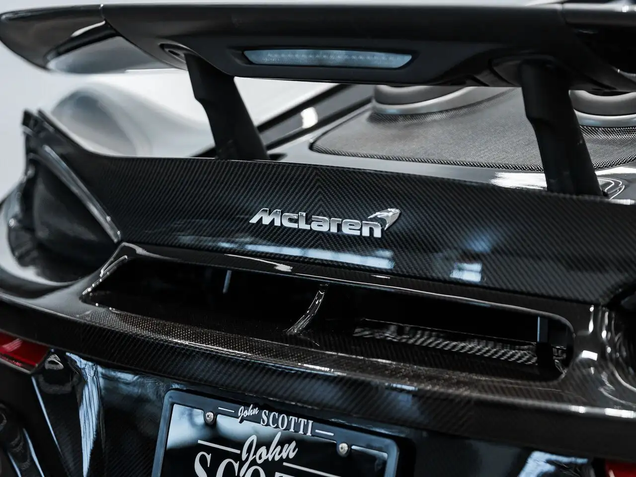 McLaren 600LT снимка McLaren 600LT