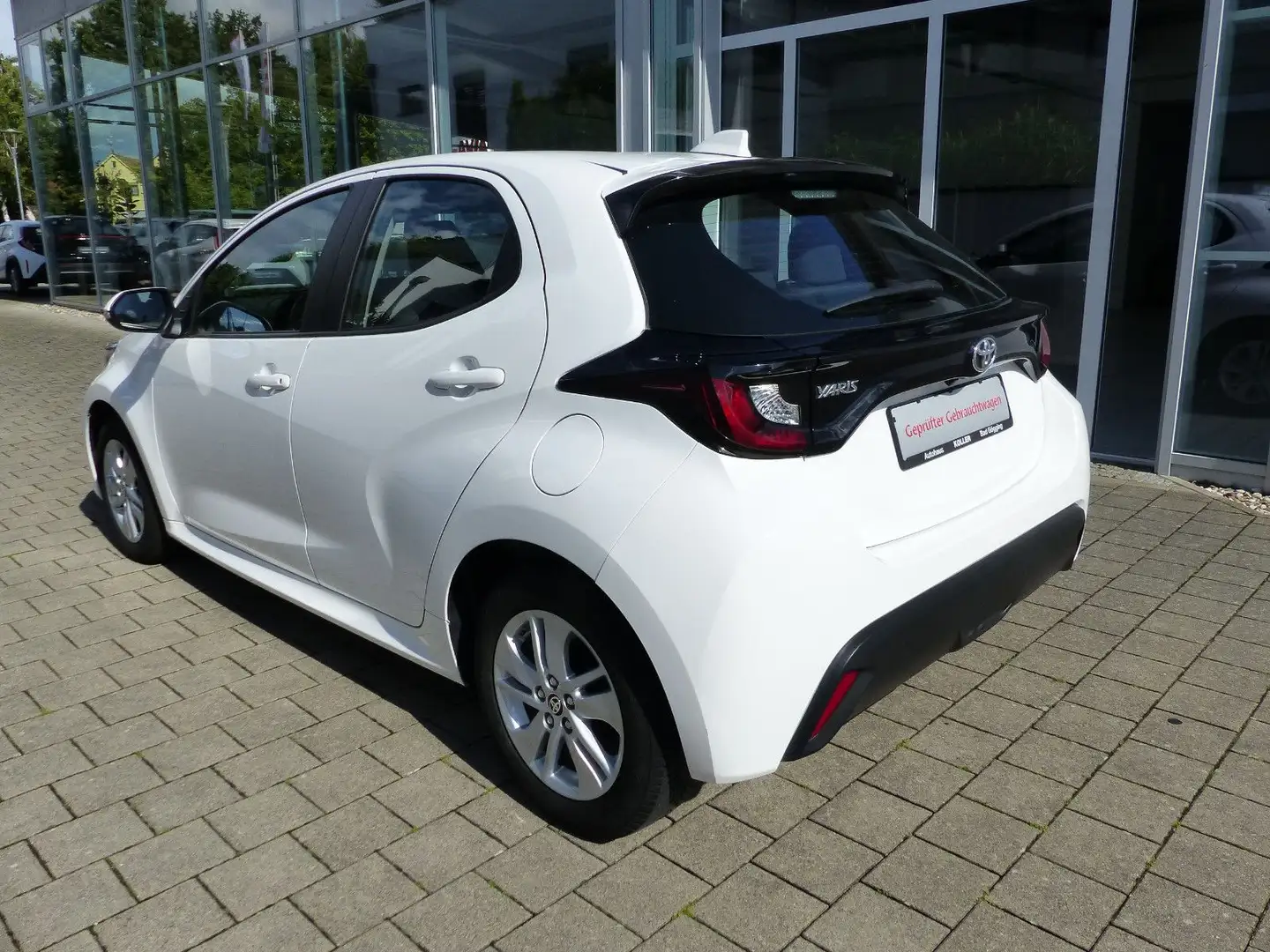Toyota Yaris 1.5 VVT-iE Automatik Comfort Cam SHZ Alu Bianco - 2