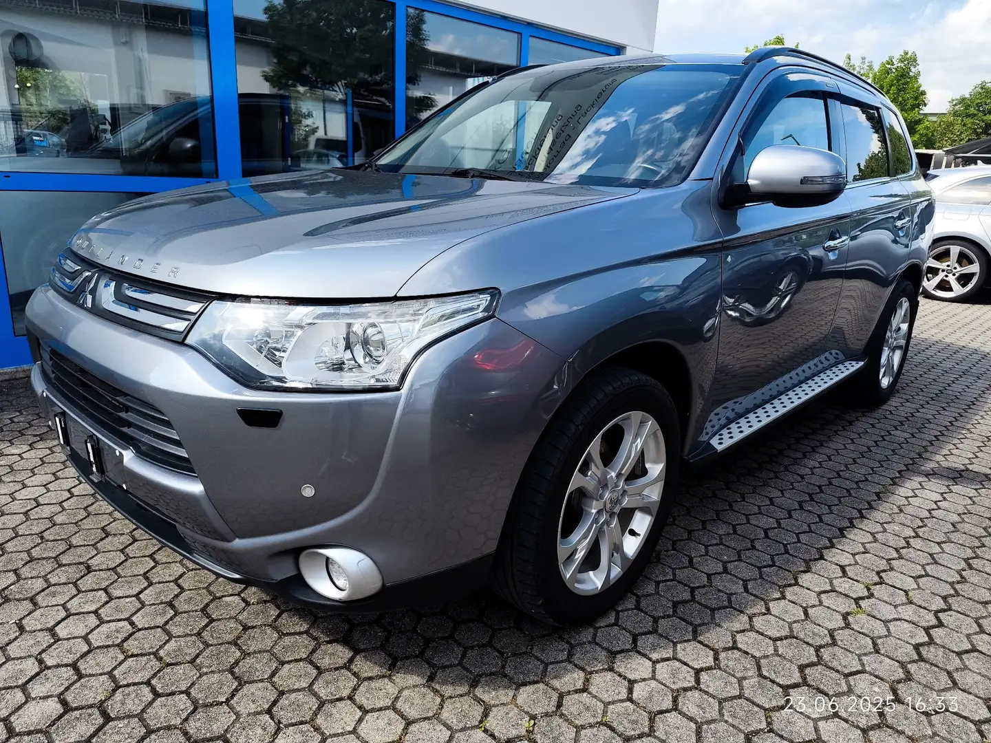 Mitsubishi Outlander 2.2 DI-D 4WD Automatik Instyle - 1