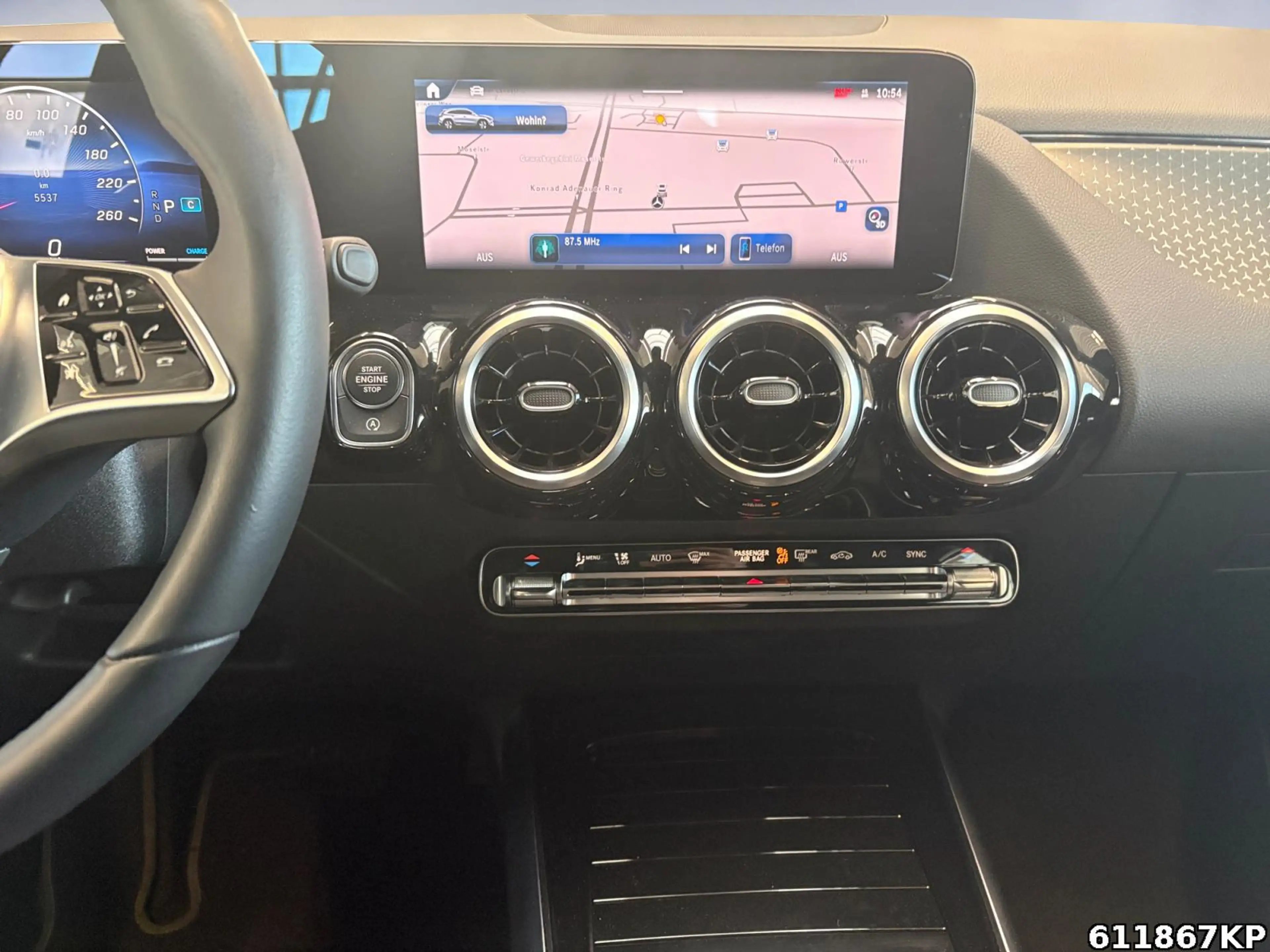 Mercedes-Benz GLA 200 Progressive AHK Advanced DAB Kamera — photo 12