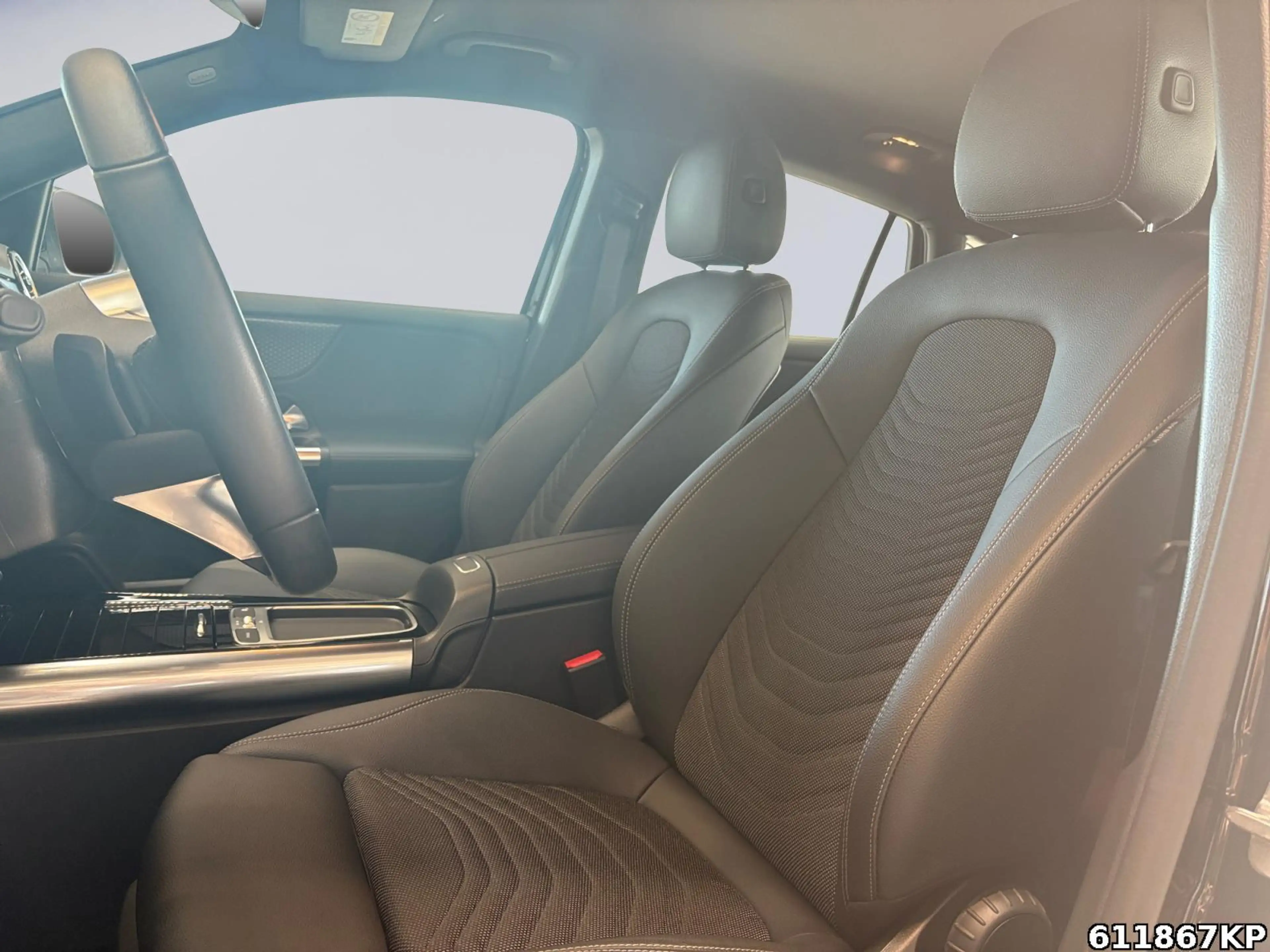 Mercedes-Benz GLA 200 Progressive AHK Advanced DAB Kamera — photo 10
