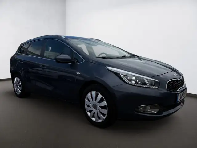Kia Ceed view 3