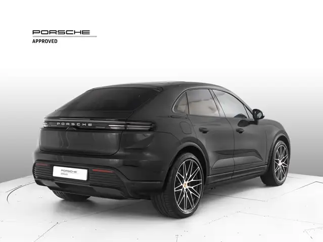 Porsche Macan view 5