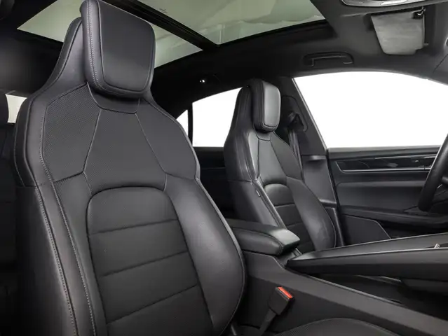 Porsche Macan view 14