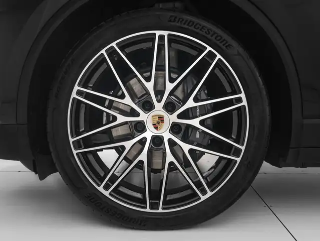 Porsche Macan view 9