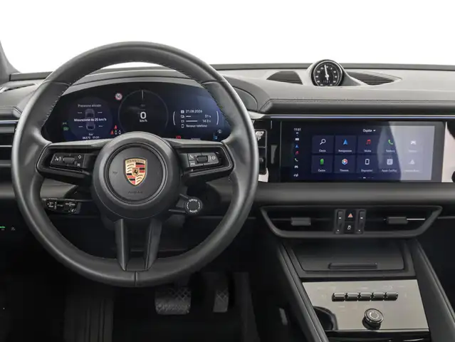 Porsche Macan view 13