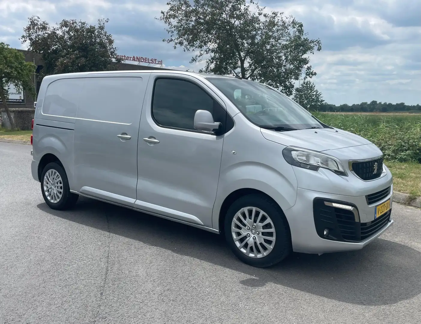 Peugeot Expert 231S 2.0 BlueHDI 120 Premium Pack, 3zits, Trekhaak Zilver - 2