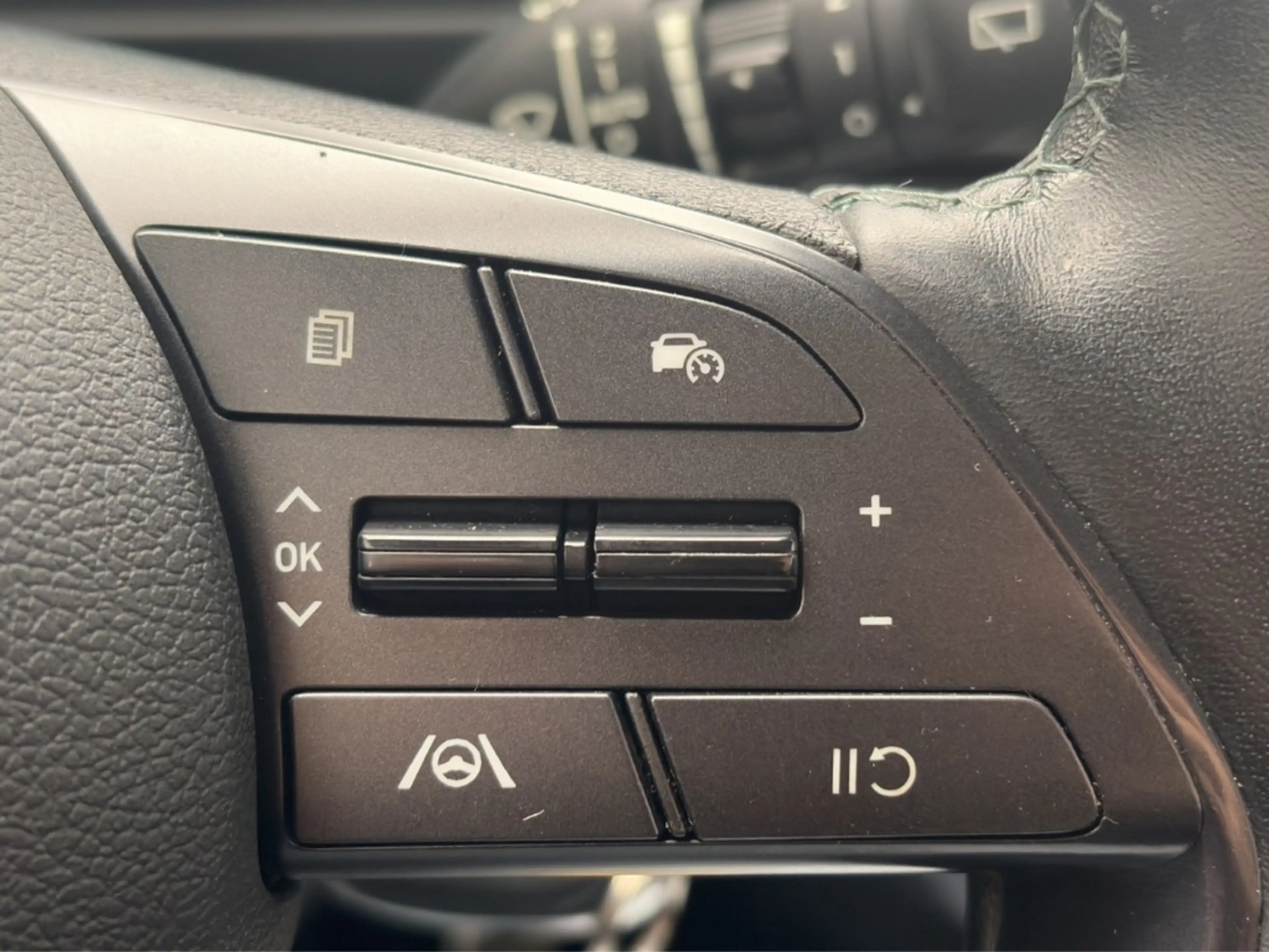 Hyundai BAYON INTRO EDITION 1.0 T-GDi (48V) DCT *AHK*LED*CARPLAY — photo 17