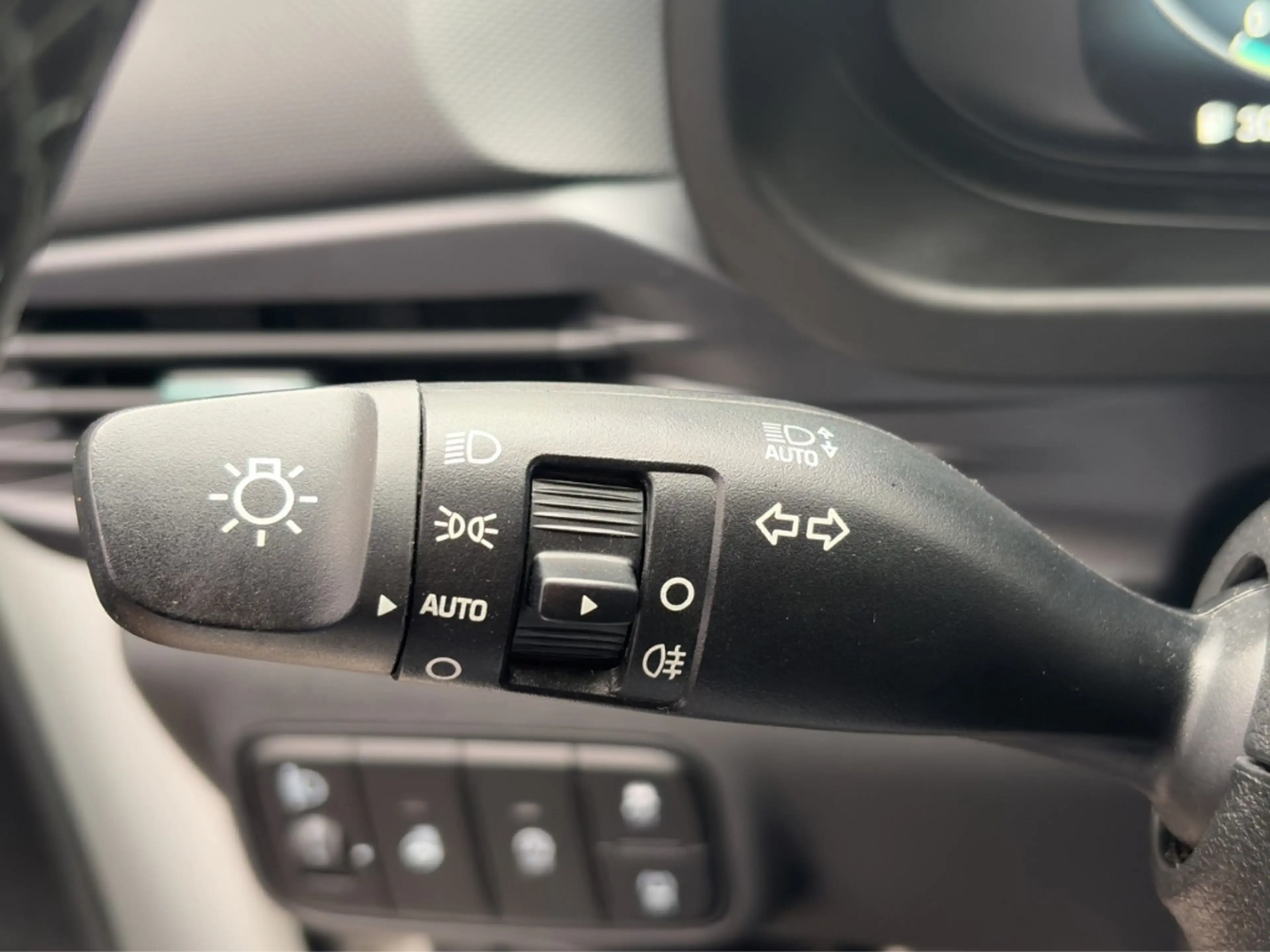 Hyundai BAYON INTRO EDITION 1.0 T-GDi (48V) DCT *AHK*LED*CARPLAY — photo 15