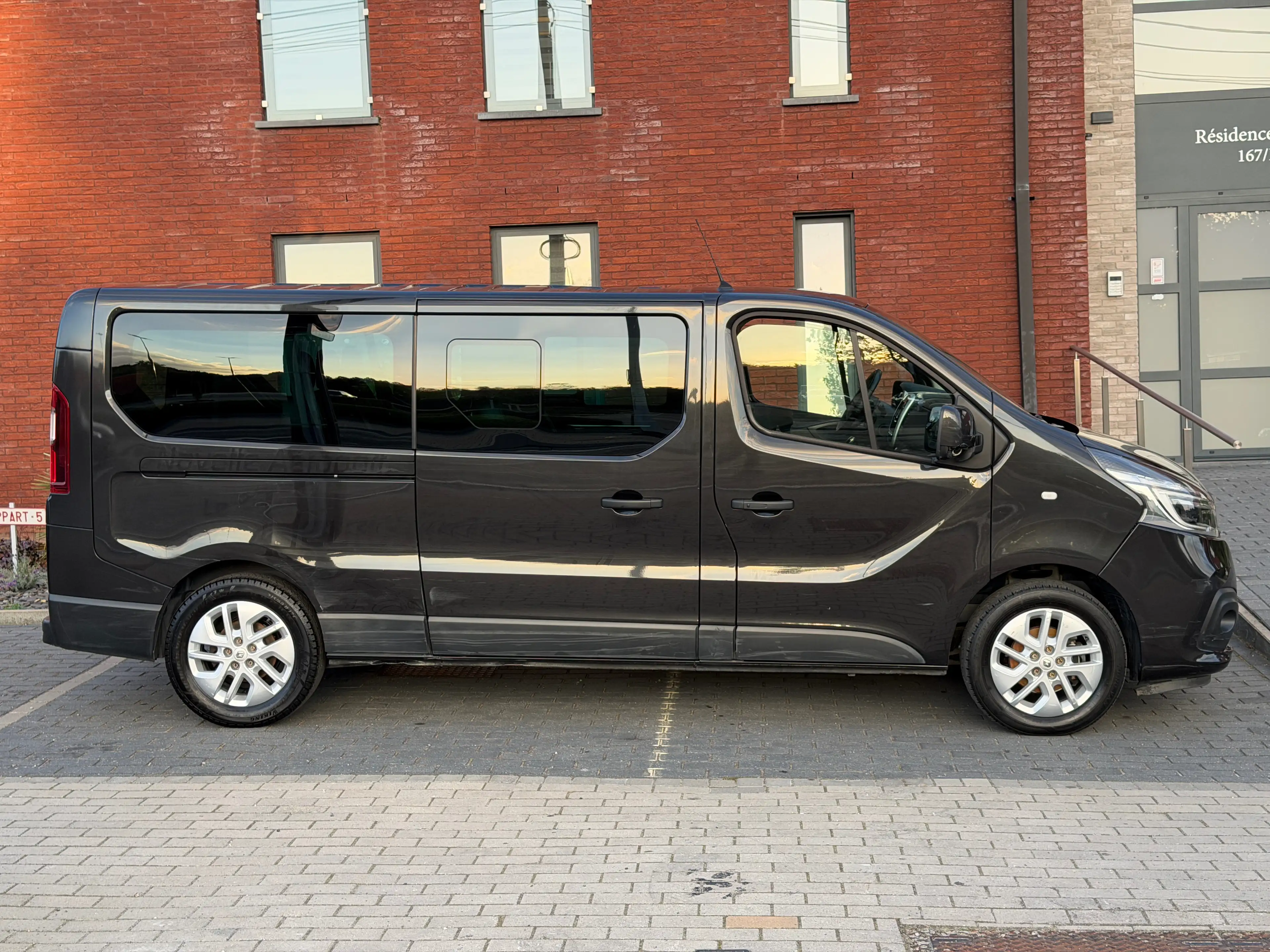 Renault Trafic ( 9 Places ) PROBLÈME MOTEUR !!! ( 10/2019 ) 2.0DCi 120Ch — photo 10