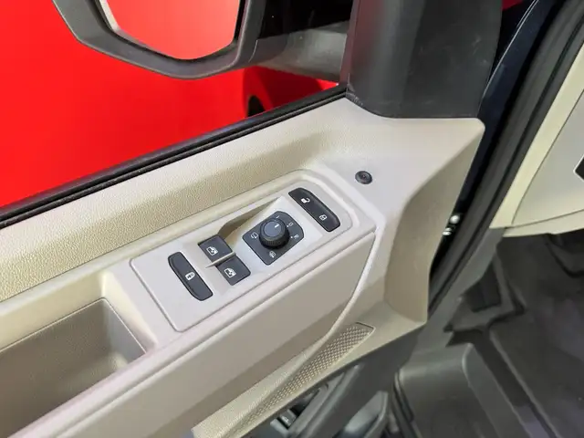 Volkswagen T7 Multivan VW T7 Multivan Business ÜH eHybrid 180 kW 4M Ansicht 19
