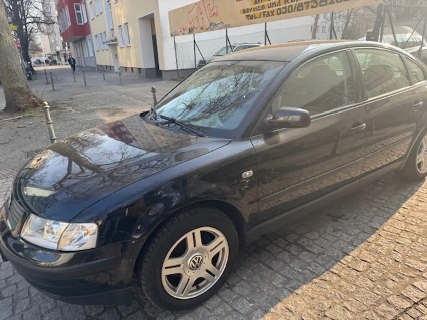 Volkswagen Passat 1.6 Comfortline Negru - 1