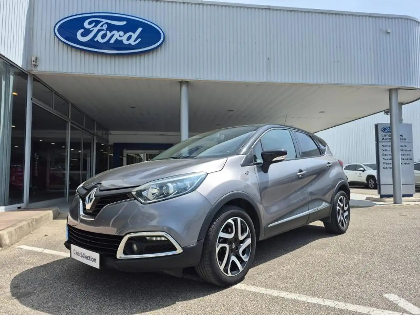 Renault Captur 1.2 TCe 120ch Pure EDC Grau - 1