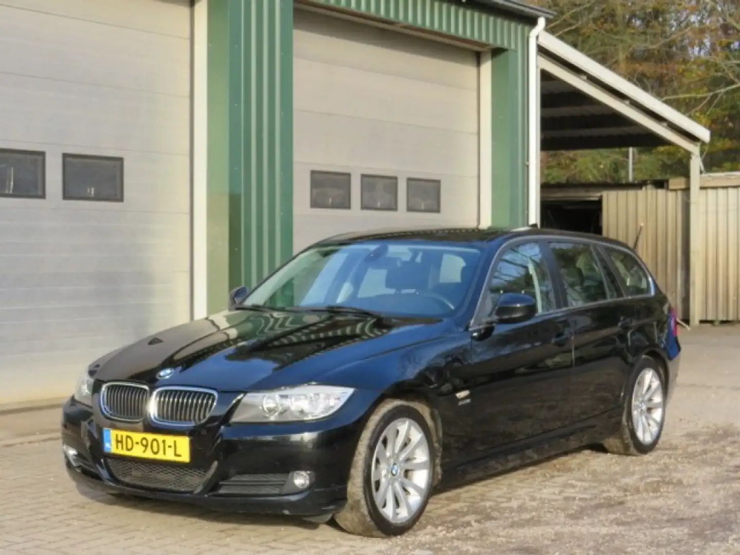 BMW 325 325xi Luxury Line xDrive Noir - 2