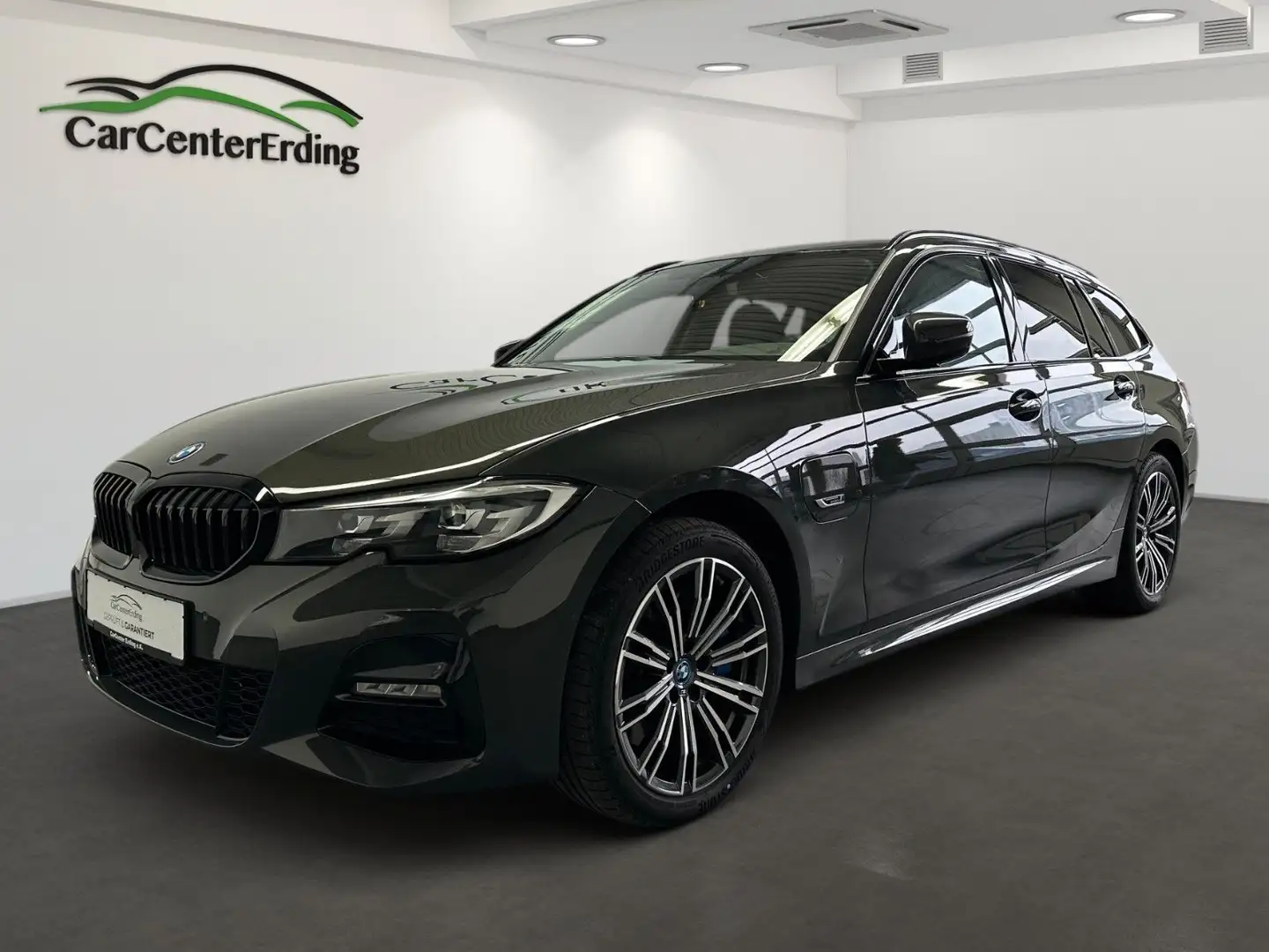 BMW 330 eTouring xDrive*M Sport*LED*Navi*Leder*HiFi* Grau - 1
