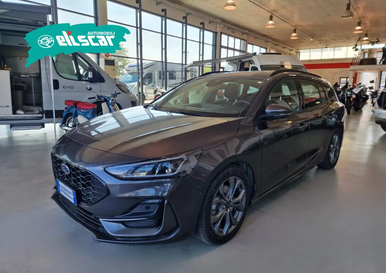 Ford Focus 1.0 EcoBoost Hybrid 125 CV SW ST-Line Gris - 2