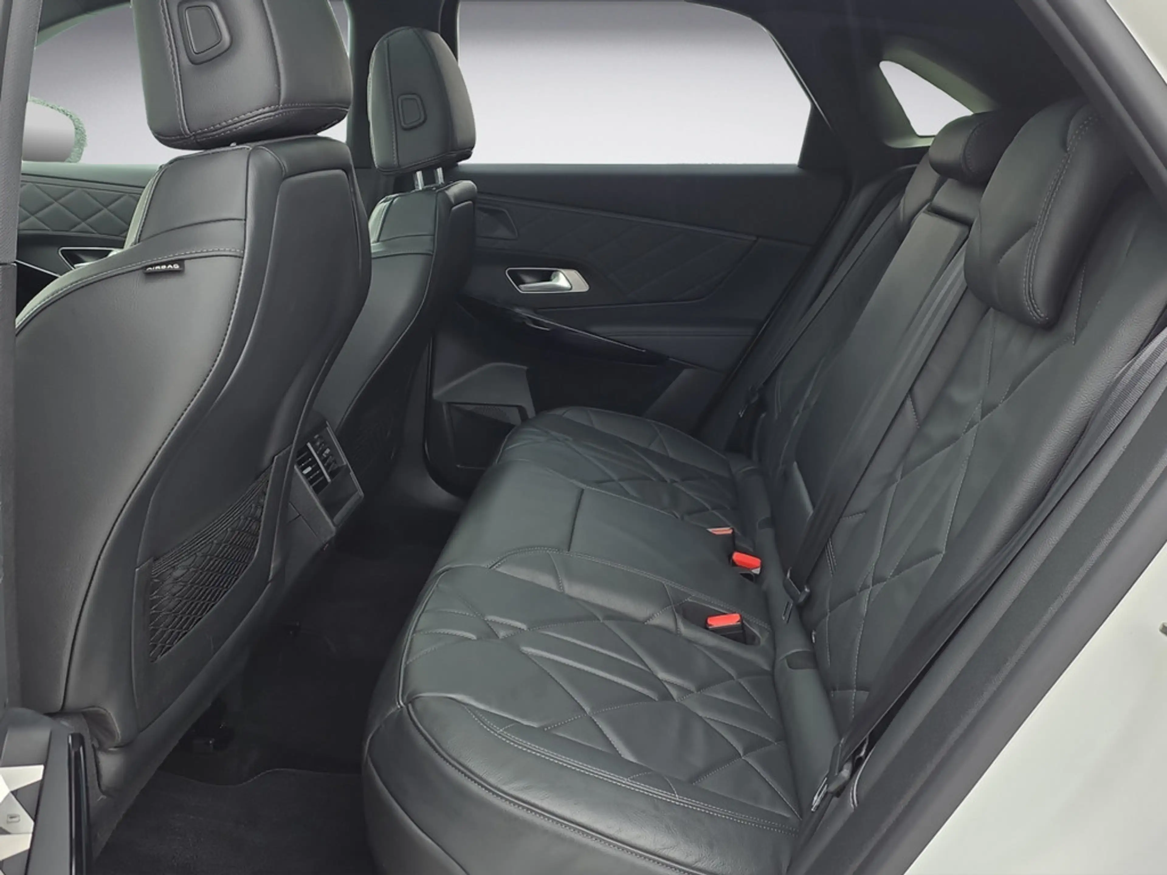 DS Automobiles DS 7 1.6 E-Tense 225 Grand Chic LEDER/PANO — photo 11