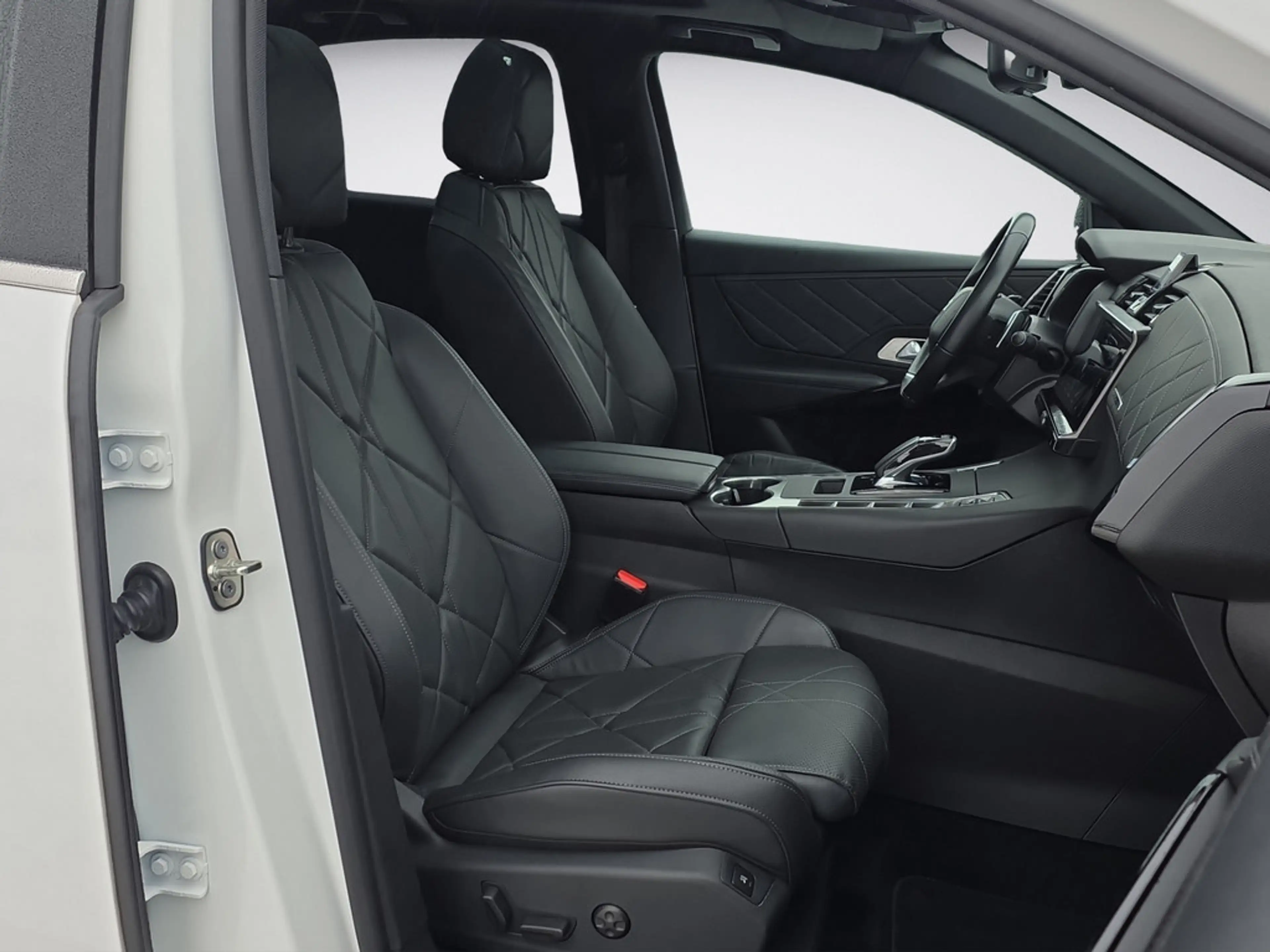 DS Automobiles DS 7 1.6 E-Tense 225 Grand Chic LEDER/PANO — photo 14