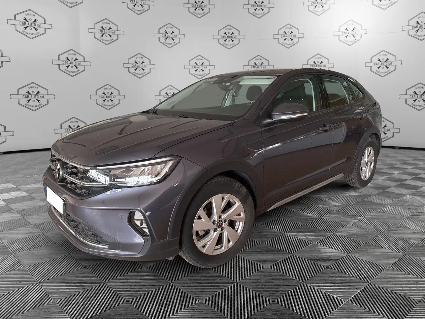 Volkswagen Taigo 1.0 TSI LIFE 110 cv Gris - 1