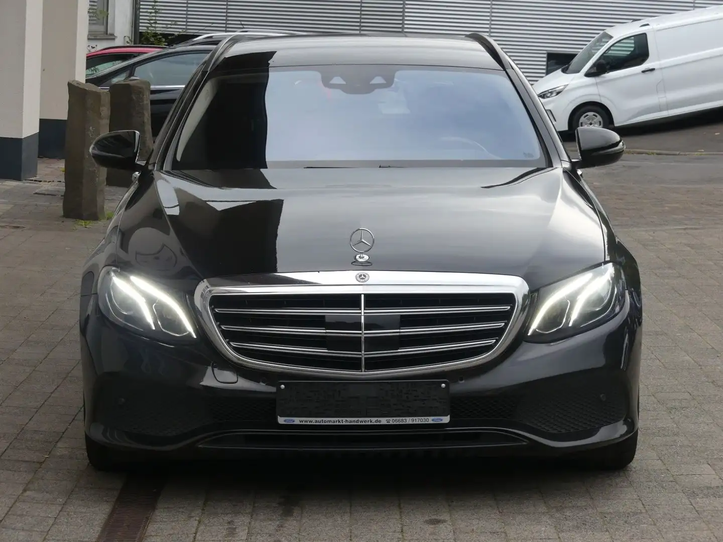 Mercedes-Benz E 200 E -Klasse T-Modell E 200 d Noir - 2
