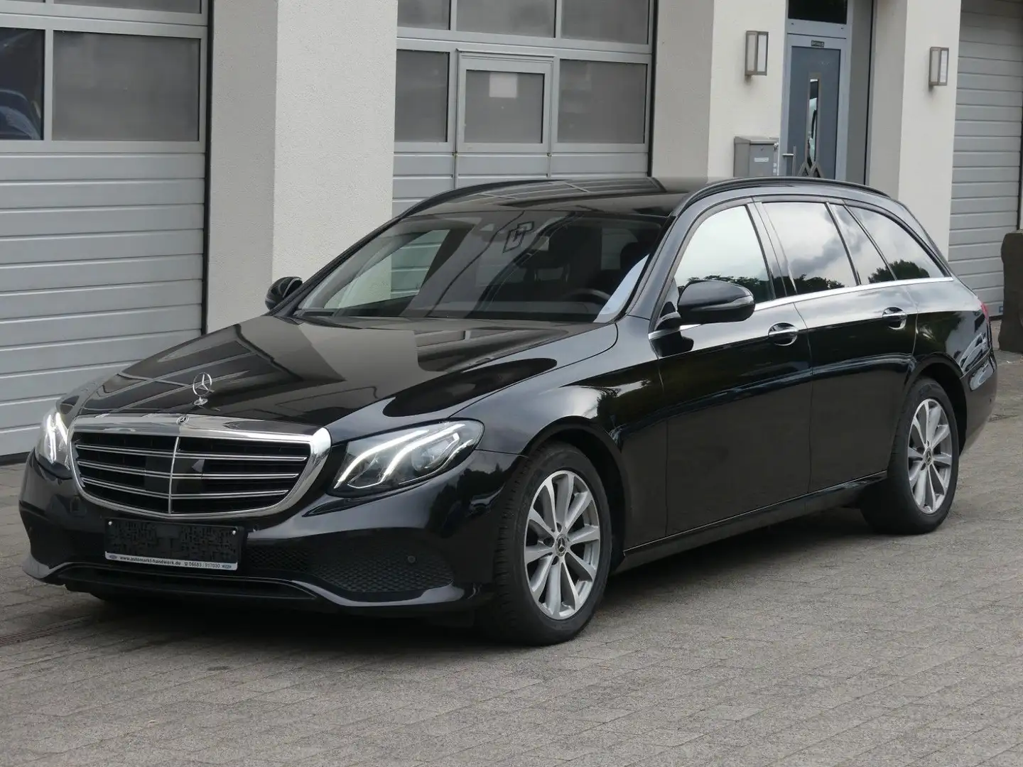 Mercedes-Benz E 200 E -Klasse T-Modell E 200 d Noir - 1