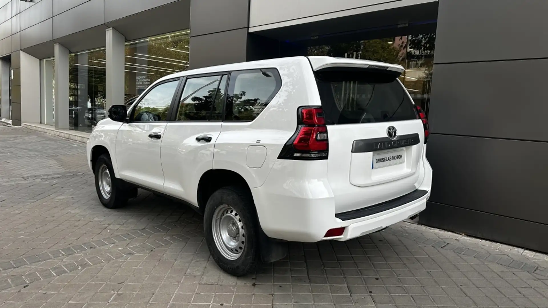 Toyota Land Cruiser D-4D GX 7 plazas Blanco - 2