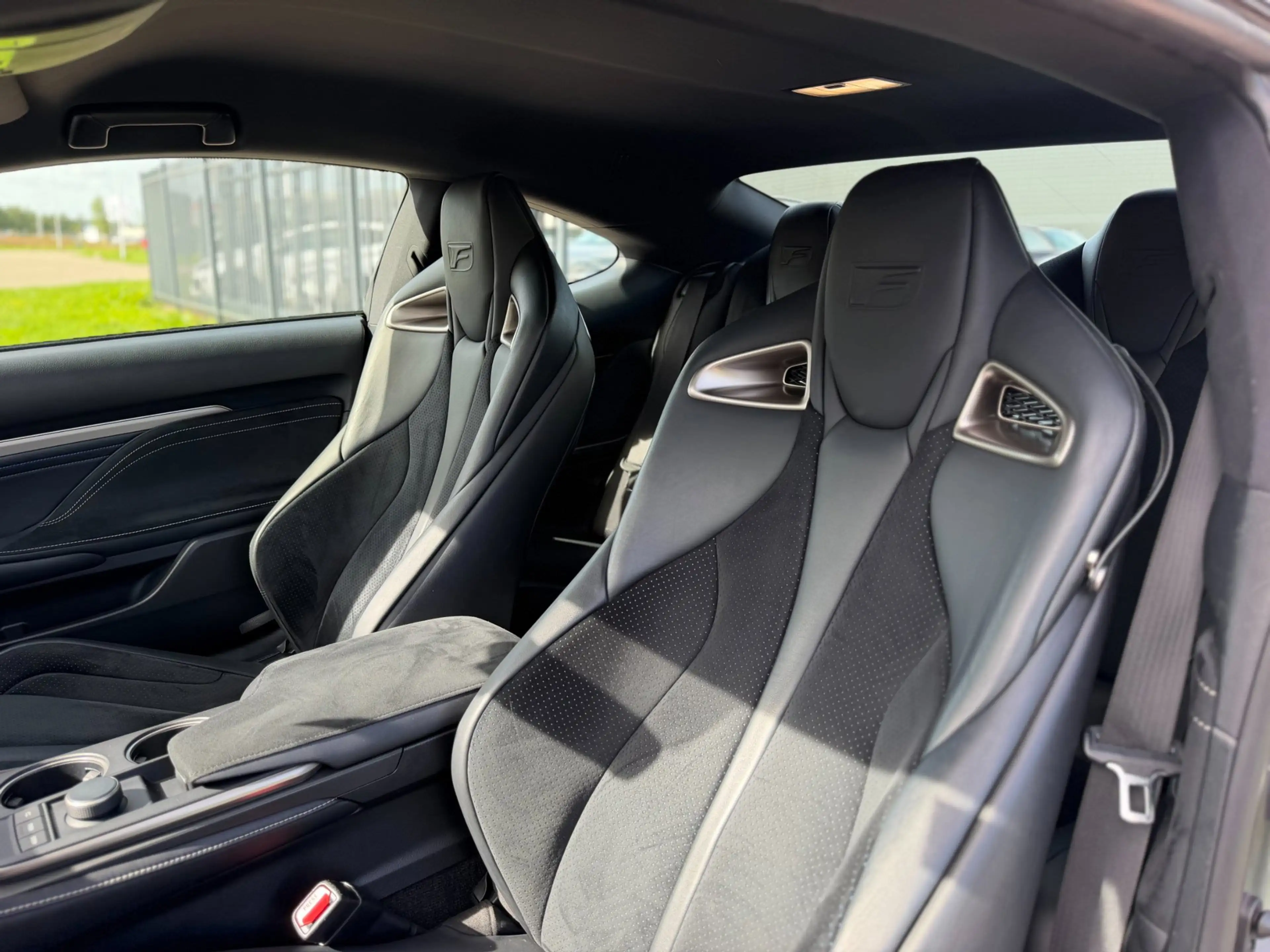 Lexus RC F 5.0 V8 477PK 2016 Dealer onderhouden Uniek!! — photo 22