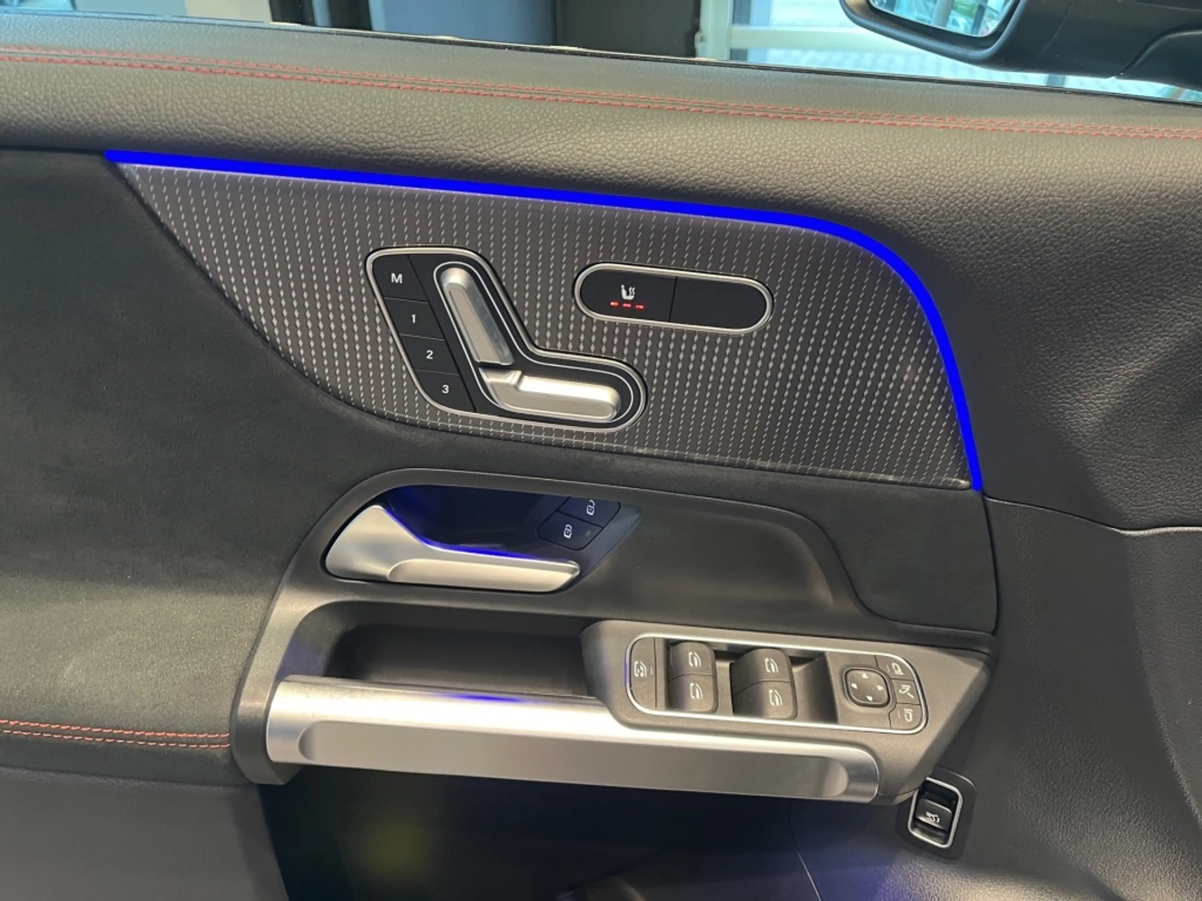 Mercedes-Benz EQB 250 + AMG+MBUX+Memory+Night+Ambiente+CarPlay — photo 6