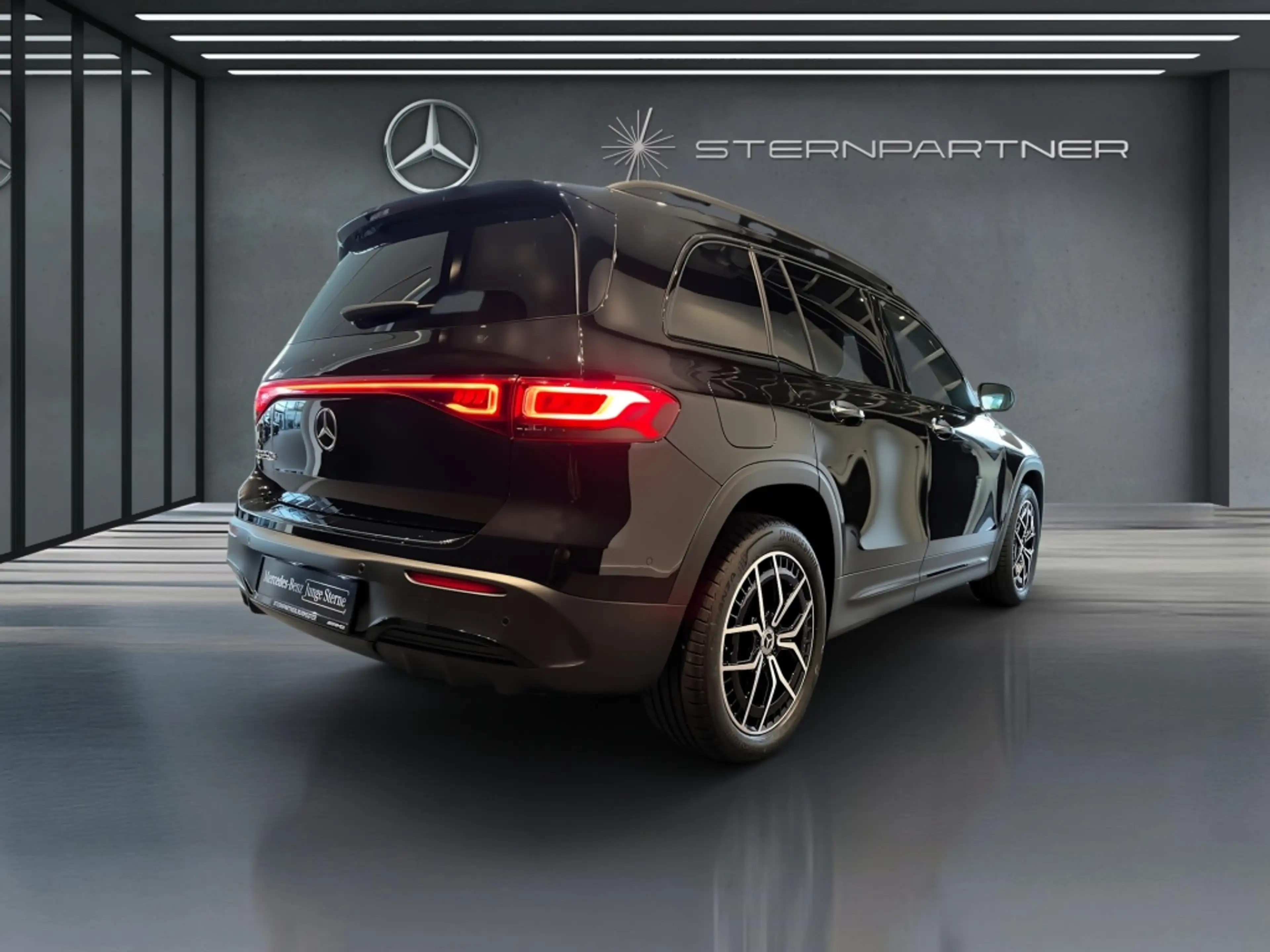 Mercedes-Benz EQB 250 + AMG+MBUX+Memory+Night+Ambiente+CarPlay — photo 11