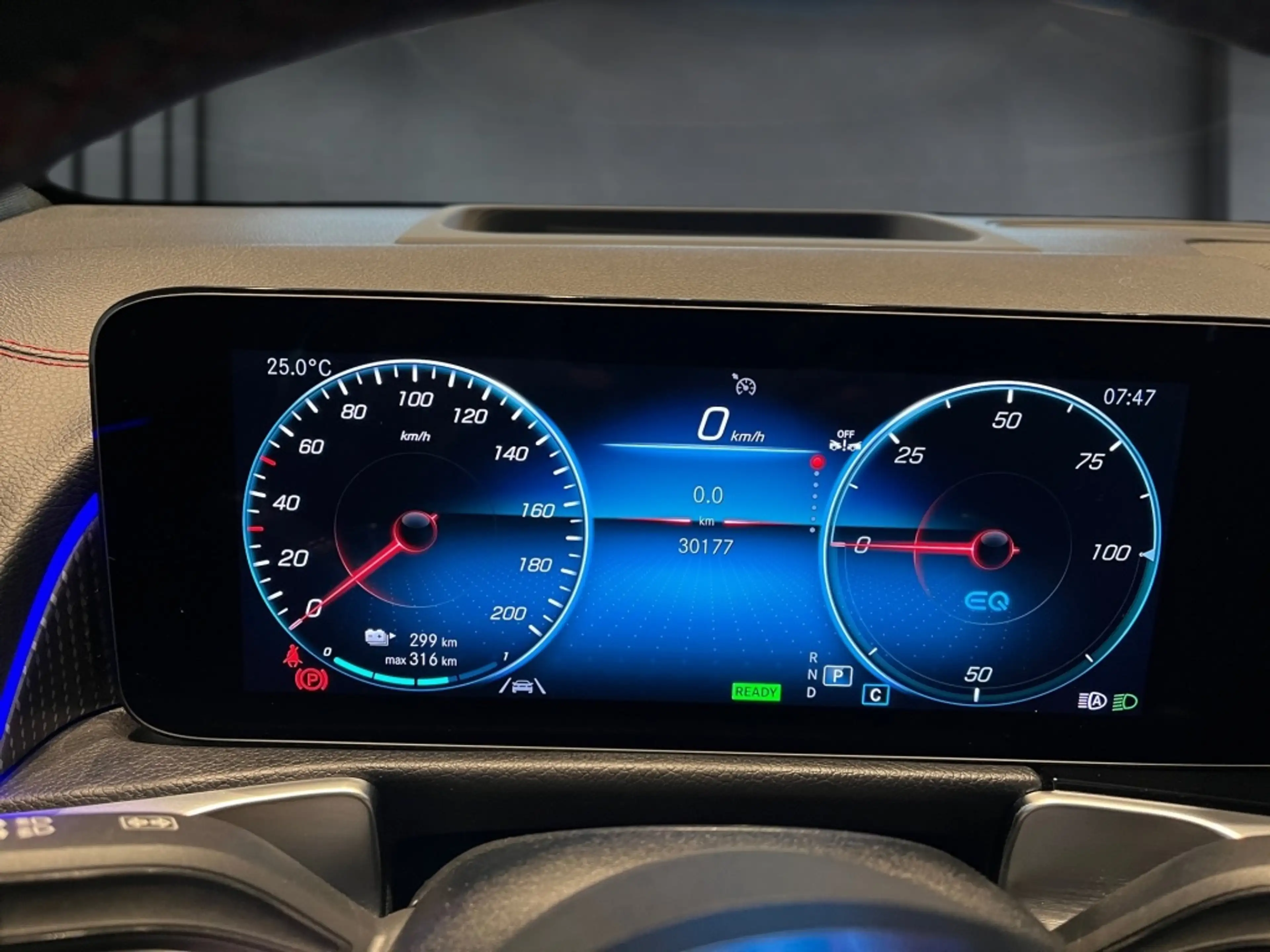 Mercedes-Benz EQB 250 + AMG+MBUX+Memory+Night+Ambiente+CarPlay — photo 8