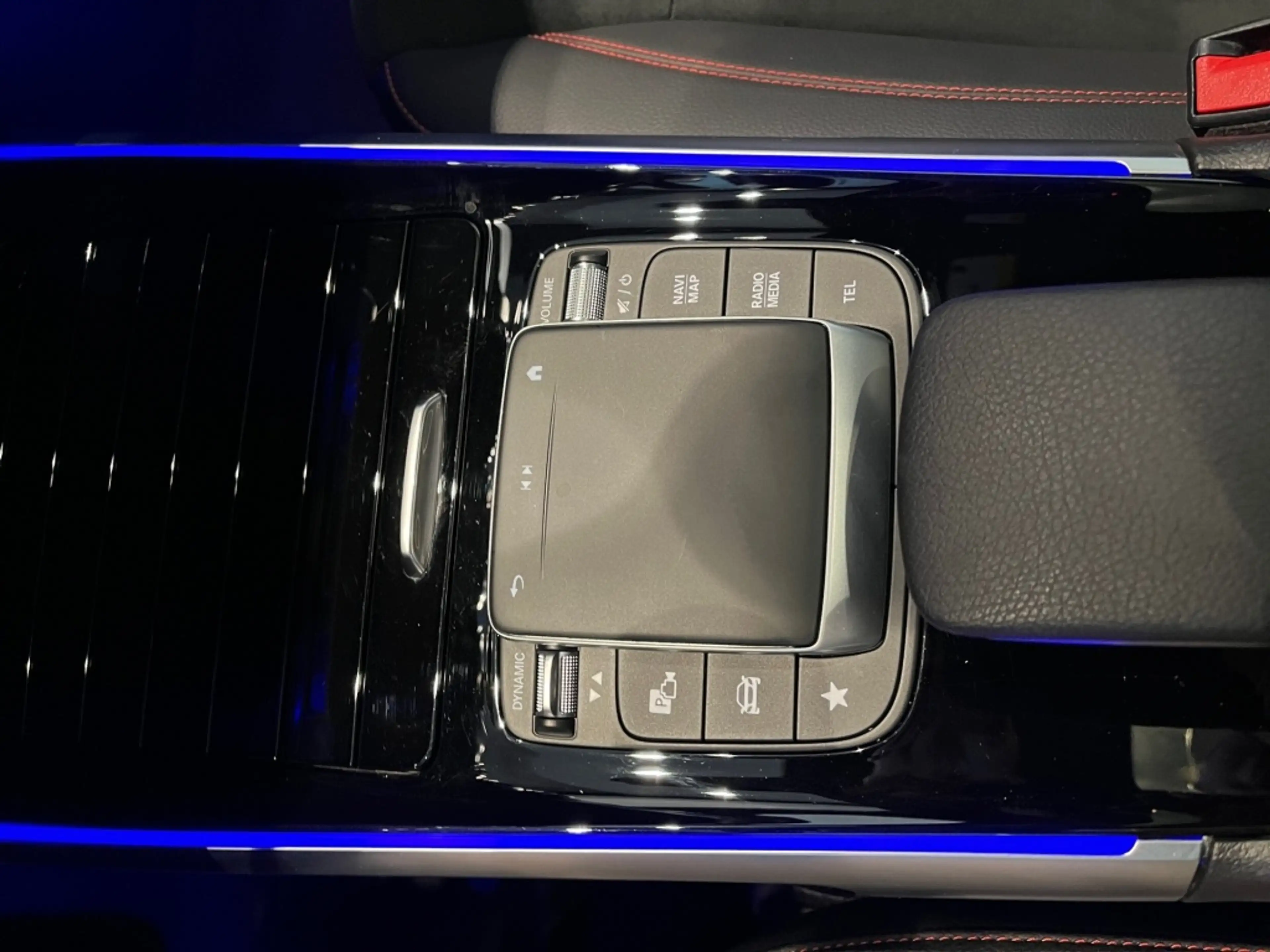 Mercedes-Benz EQB 250 + AMG+MBUX+Memory+Night+Ambiente+CarPlay — photo 17