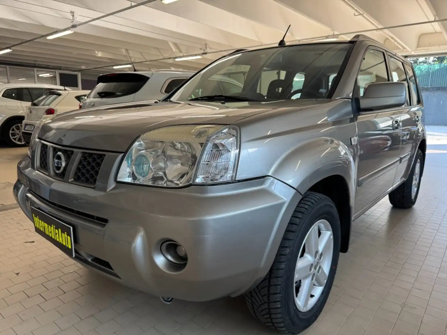 Nissan X-Trail 2.2 dCi Elegance Argento - 1