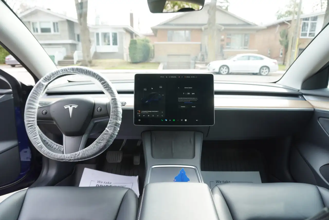 Tesla Model 3 снимка Tesla Model 3