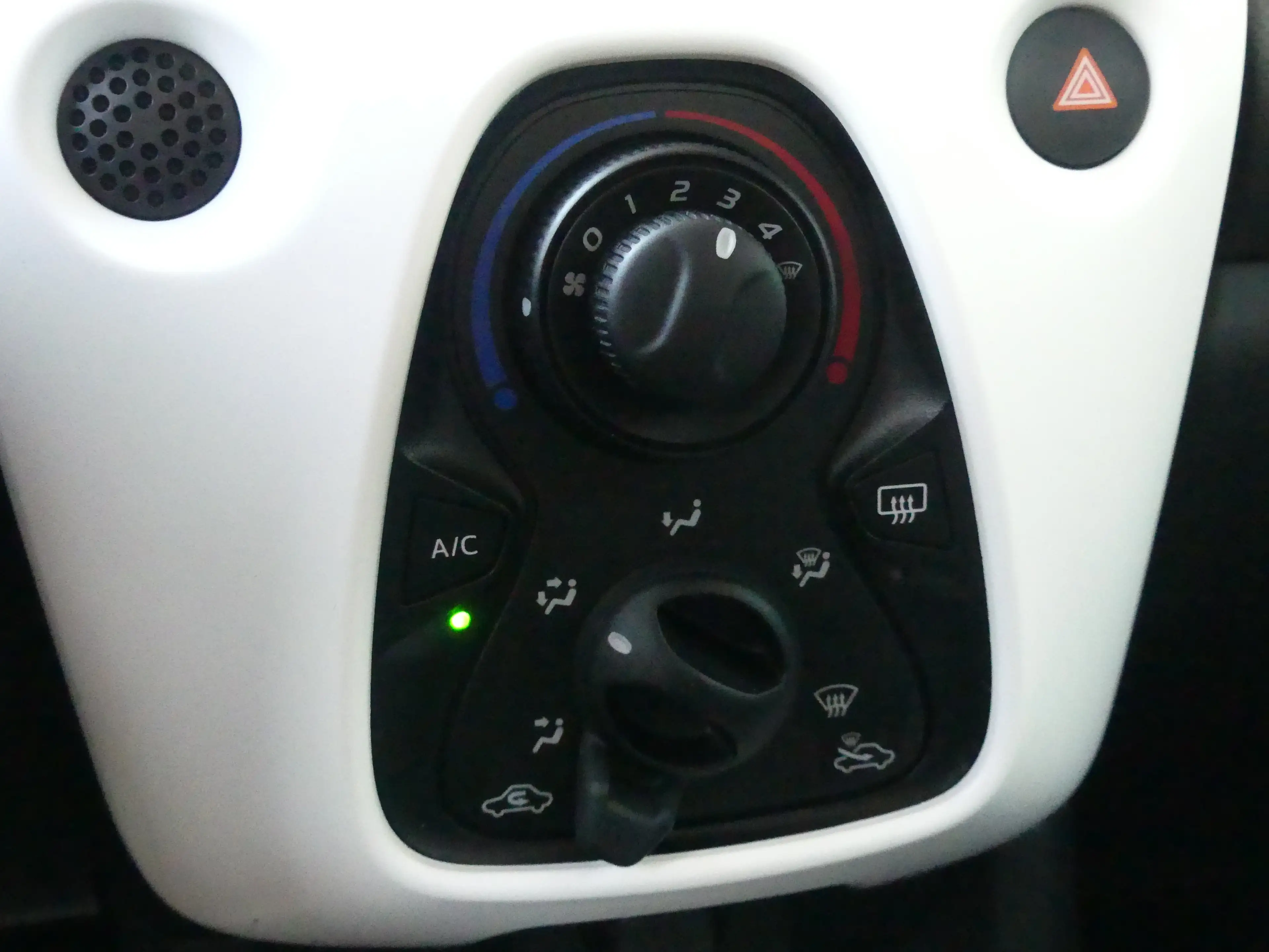 Citroen C1 1.0 VTi Millenium | CAMERA | AIRCO | APPLE CARPLAY — photo 12