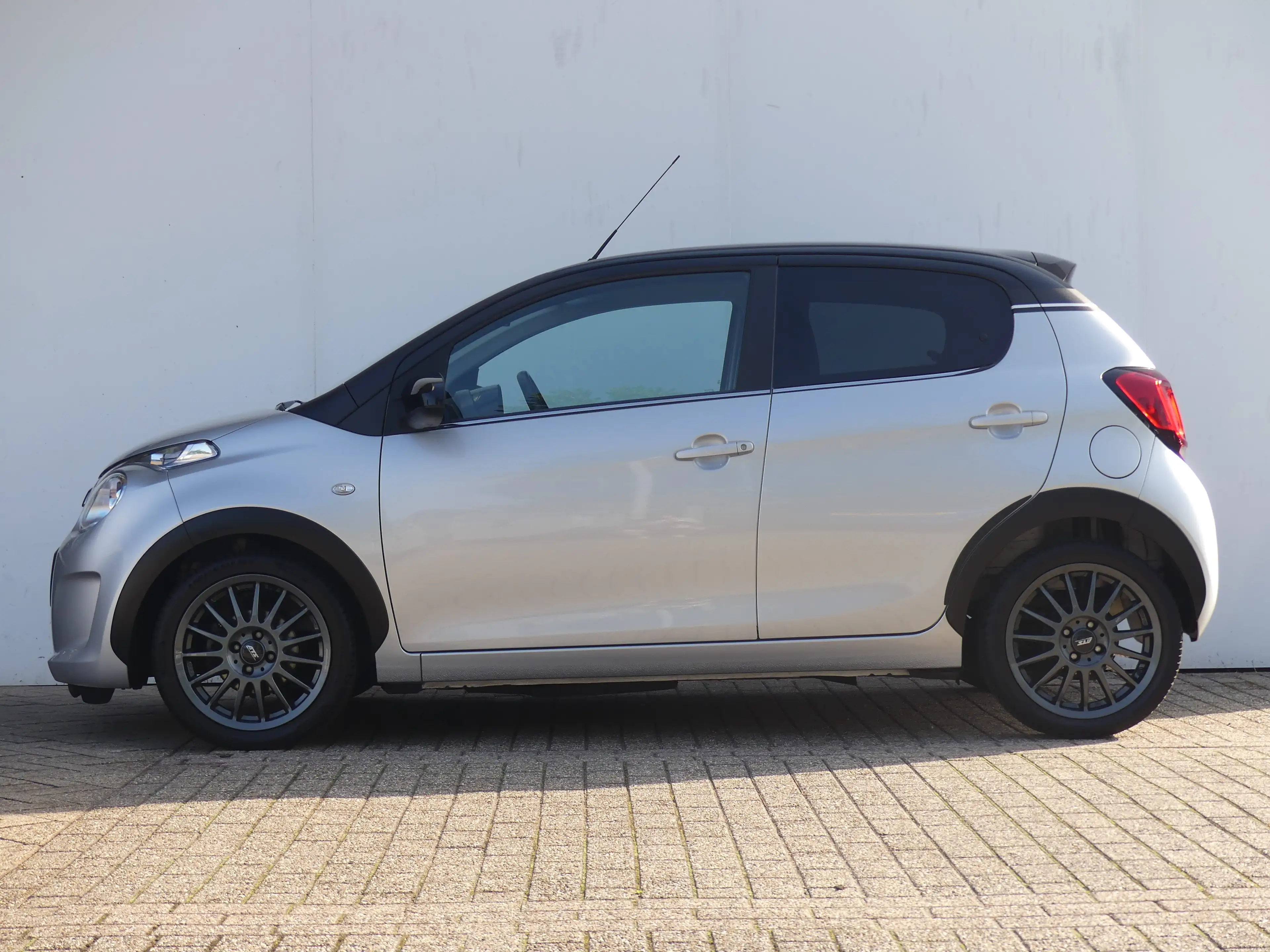 Citroen C1 1.0 VTi Millenium | CAMERA | AIRCO | APPLE CARPLAY — photo 2