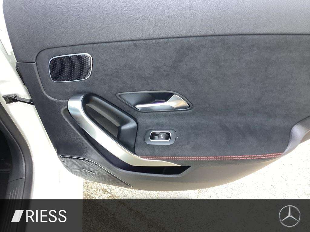 Mercedes-Benz A 220