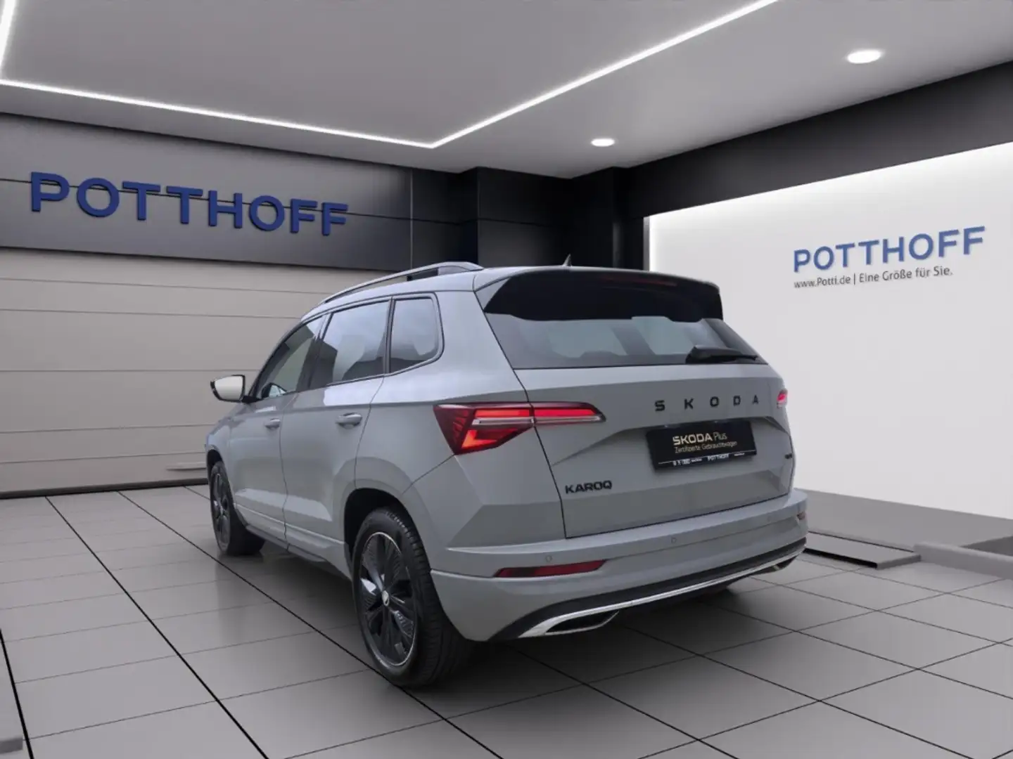 Skoda Karoq 2.0 TSI DSG 4x4 SPORTLINE NAVI MATRIX PDC SITZHZG Grau - 2