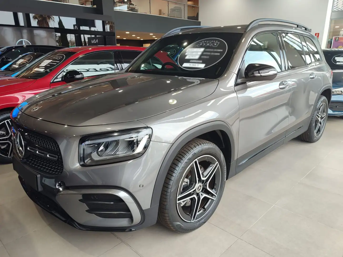 Mercedes-Benz GLB 200 Gris - 1