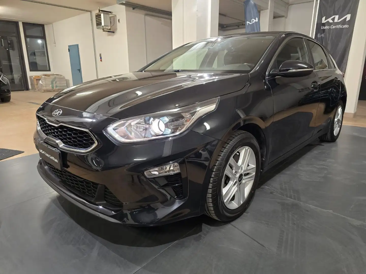 Kia Ceed / cee'd Ceed 1.4 MPi GPL 5p. Business Class Noir - 1