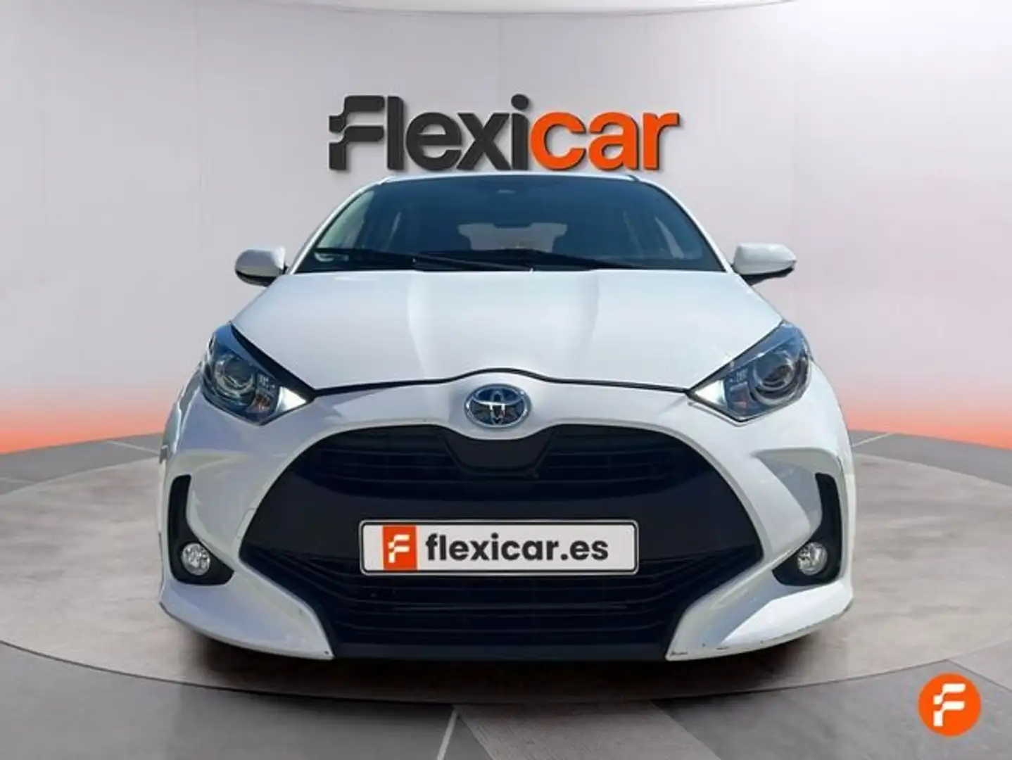 Toyota Yaris 120H 1.5 Business Plus Blanco - 2