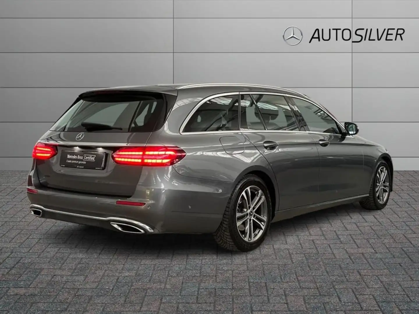 Mercedes-Benz E 200 d S.W. Auto Business Sport Grigio - 2