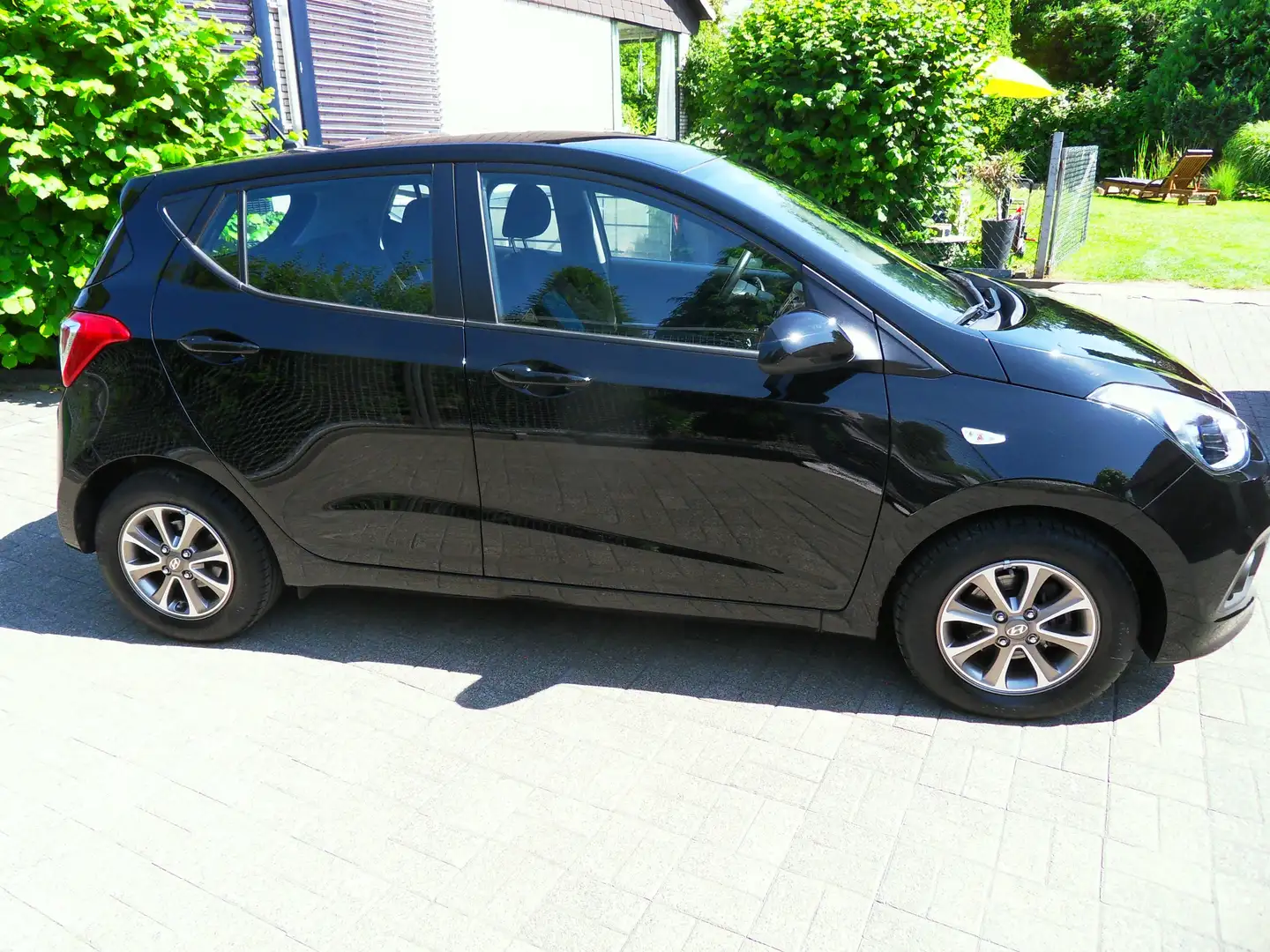 Hyundai i10 Automatik-Klima-Sitz+Lenkrad Heizung-So.+Wi.Reifen Nero - 2
