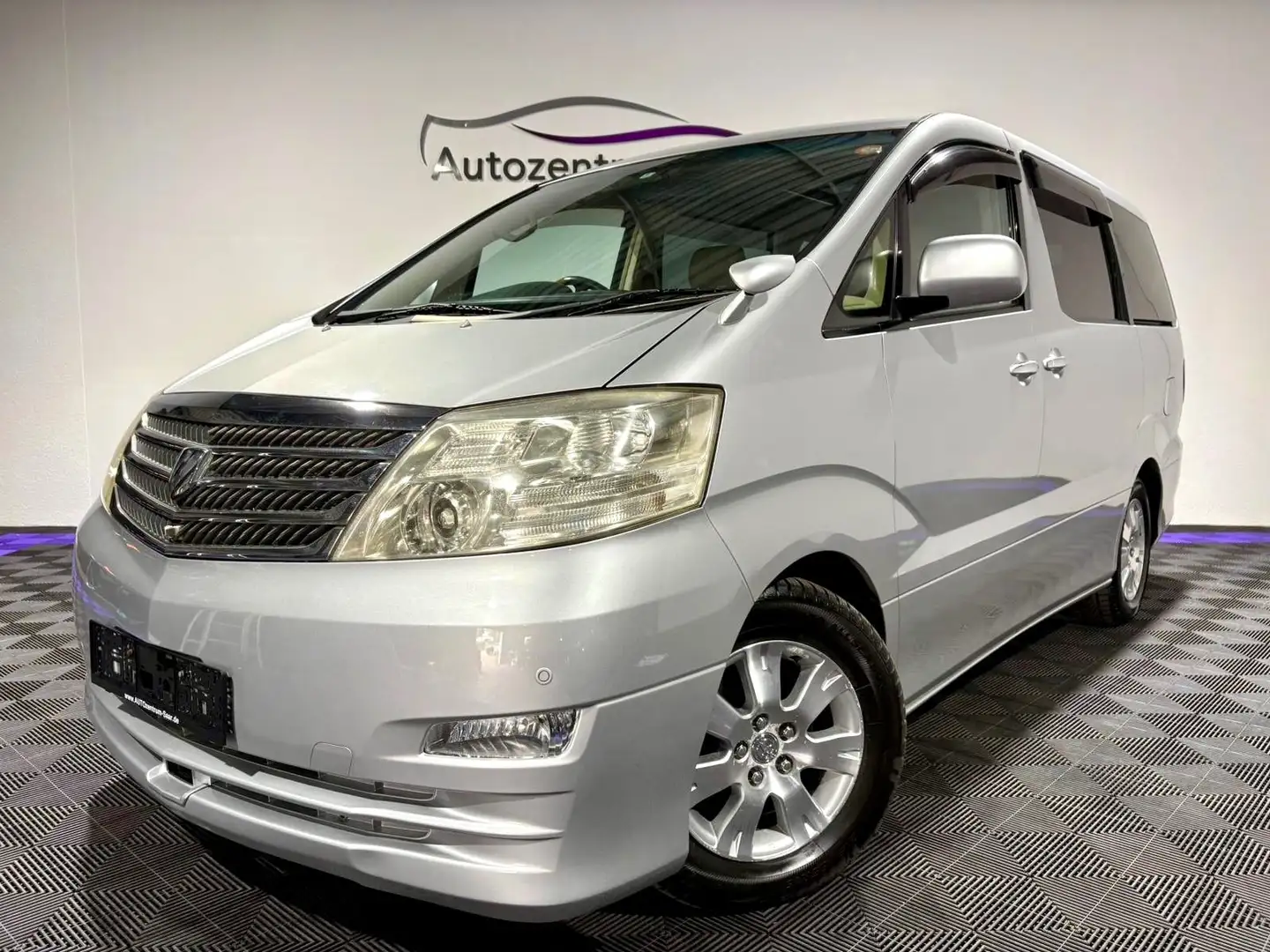 Toyota Alphard G JDM Allrad Automatik 6 Sitze Leder SH Silber - 1