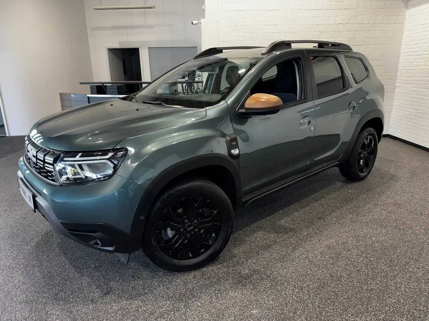 Dacia Duster II Extreme Grün - 2