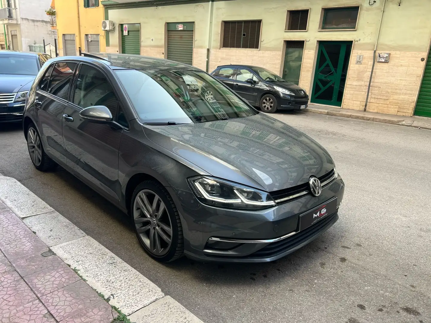 Volkswagen Golf 5p 2.0 tdi R LINE 150cv Gris - 2